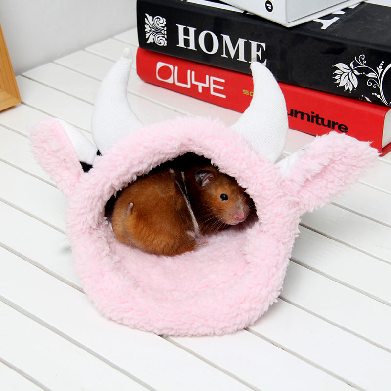 Moo Cow Style Nesting Bed for Guinea Pigs