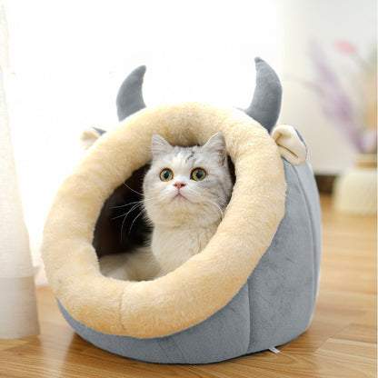 Enclosed Cat Villa for Nesting Playing House