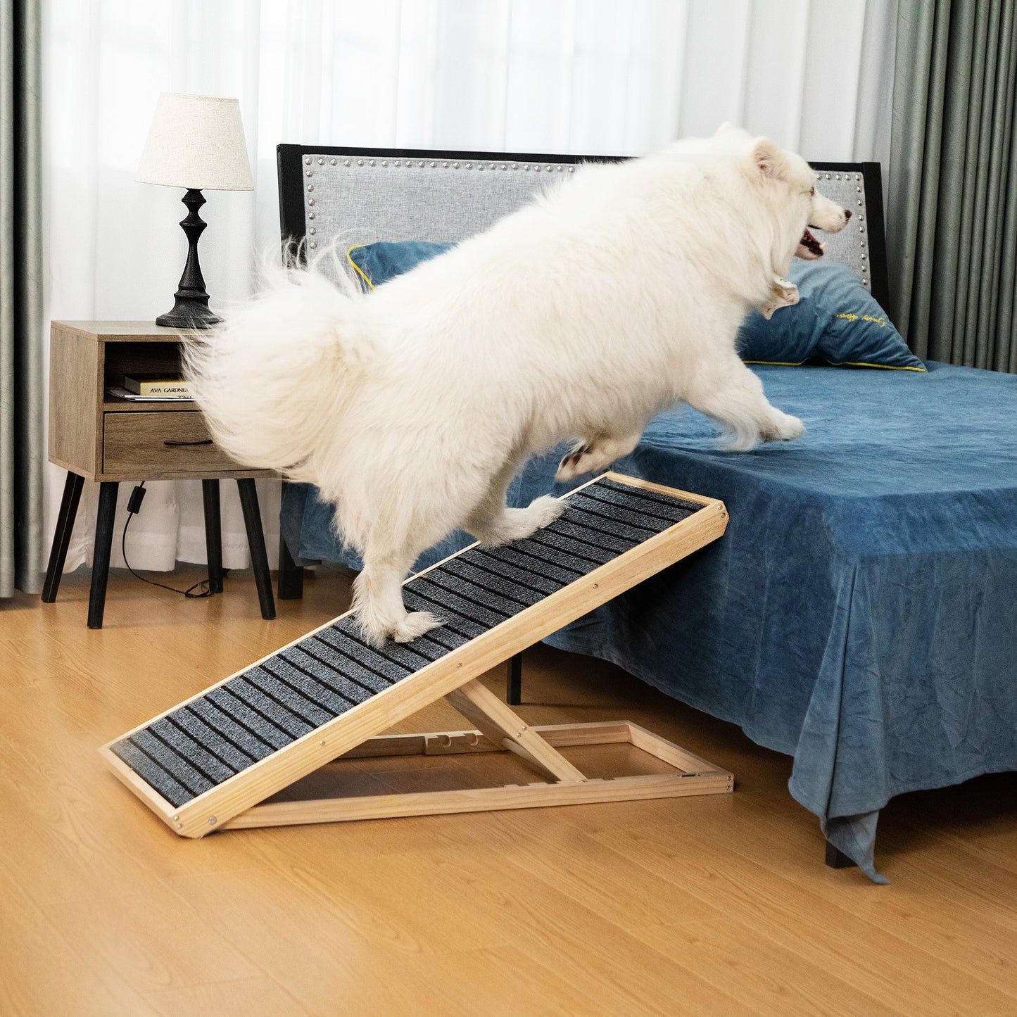 Wooden Adjustable Folding Ramp for Dogs and Cats